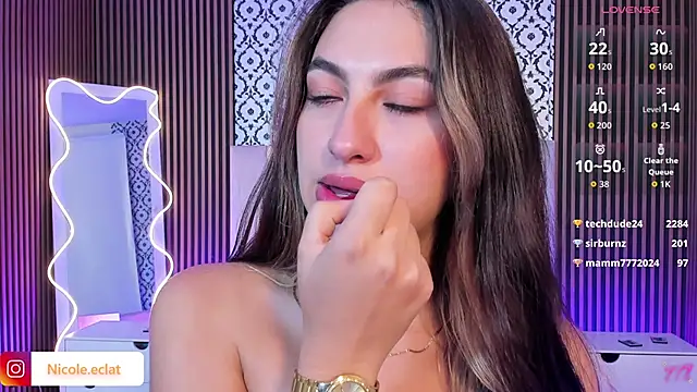 Chat +18 de cloe_1tay ao vivo