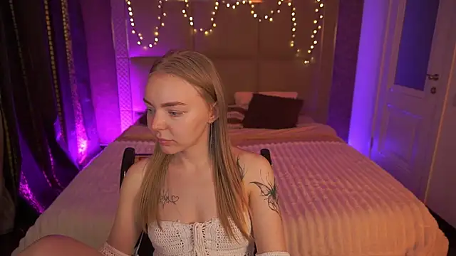 EmilySunshineS' Live XXX Chat