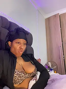 RainBougie's Live XXX Chat