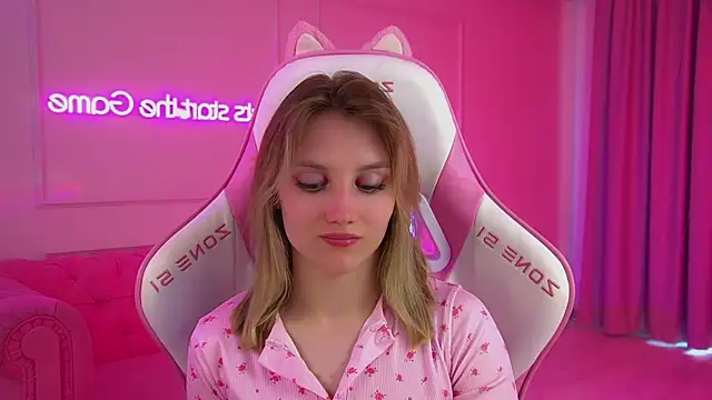 StacyEvances live XXX chat