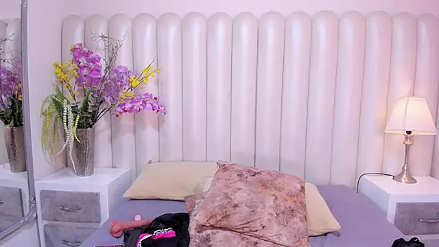 IsabellaPhil Adlı Modelin Canlı XXX Sohbeti
