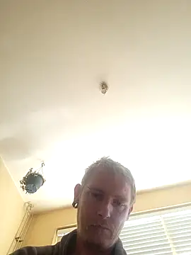 piercingpik's Live XXX Chat