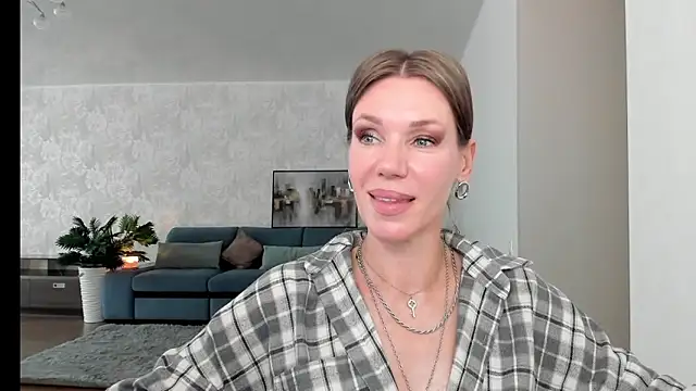 miababemi09 Adlı Modelin Canlı XXX Sohbeti
