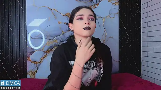 MaeveKuro's Live XXX Chat