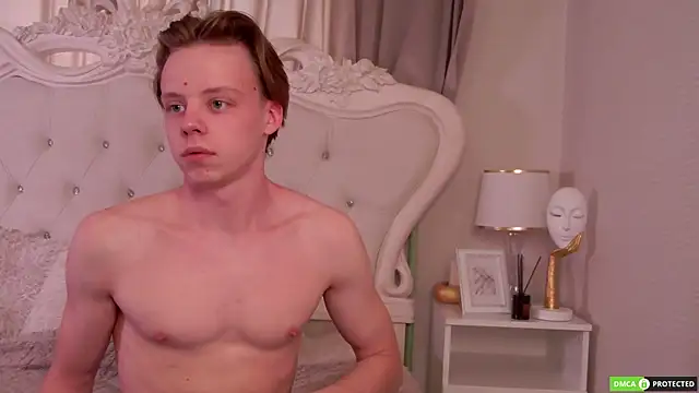SimonWarner's Live XXX Chat