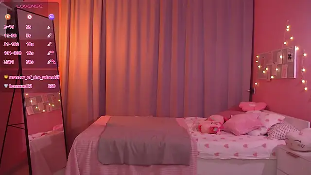 دردشة Adria_Arjona الجنسية المباشرة