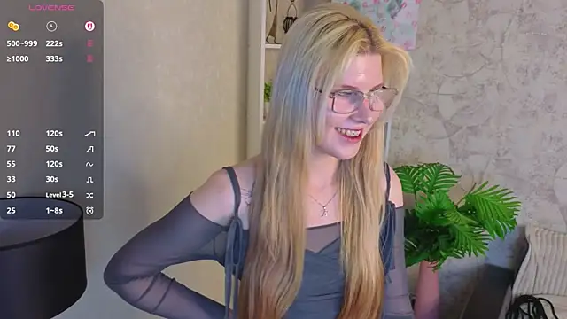 XXX chat uživo modela MavisBuzzo