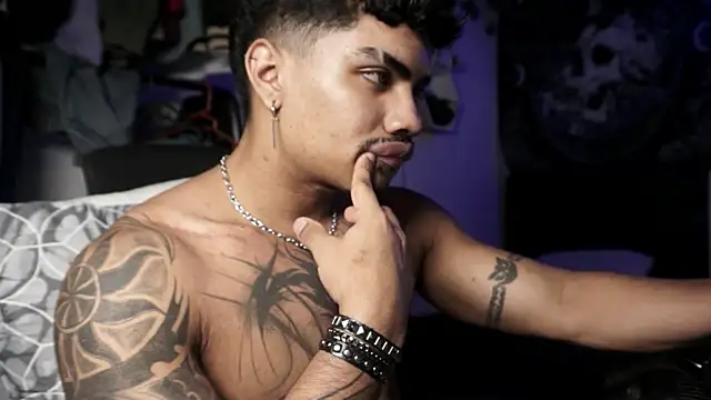 Young_laroi's Webcam Show
