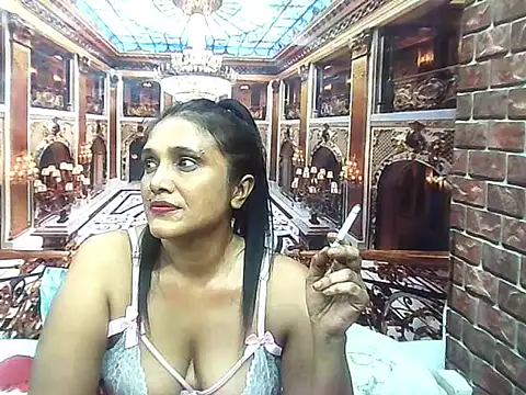 IndianSexyLady20のライブXXXチャット