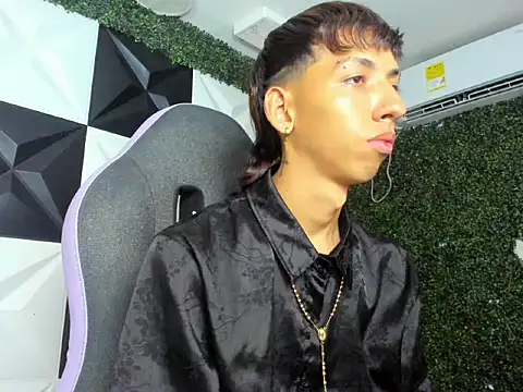 Chat +18 de charly_joseph ao vivo