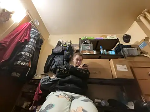Snowbunnycake_131 Chat XXX live