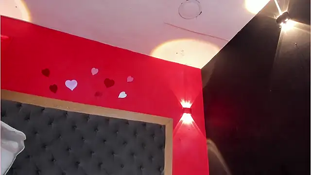 Онлайн чат XXX YayaHilton