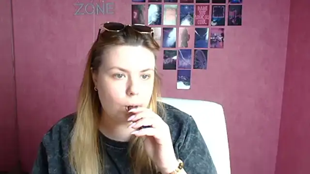 SusannaNight Adlı Modelin Canlı XXX Sohbeti
