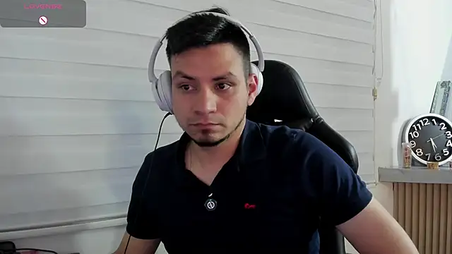 Chat +18 de Rick_Adams ao vivo