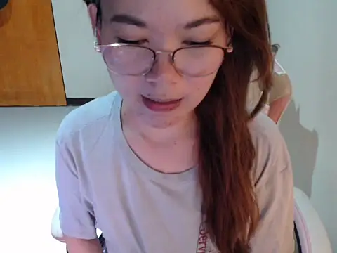 Sweety_Aria élő XXX-chatje