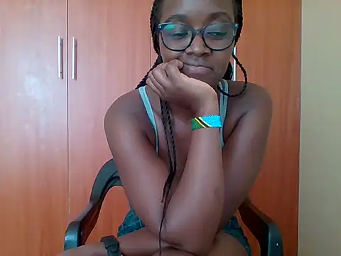 sexy_darleen23 Adlı Modelin Canlı XXX Sohbeti