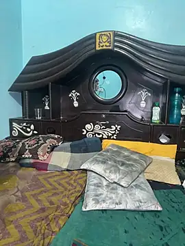 Mis_malika2's Webcam Show