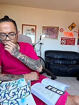 Czat XXX na żywo – Mr_Graffitimile