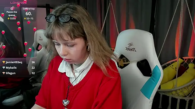 LeonaHicks' Live XXX Chat