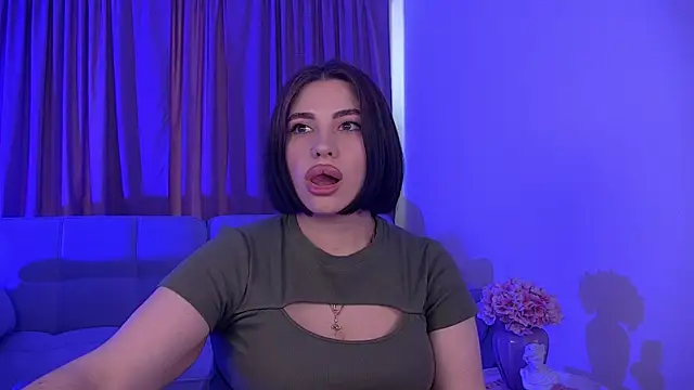 AdrianaToress' Live XXX Chat