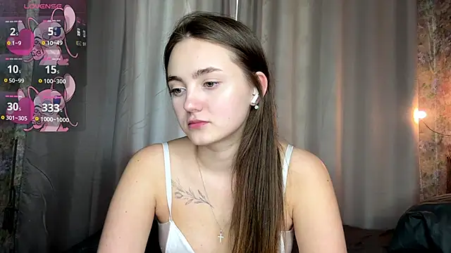 LoraDavi's Live XXX Chat