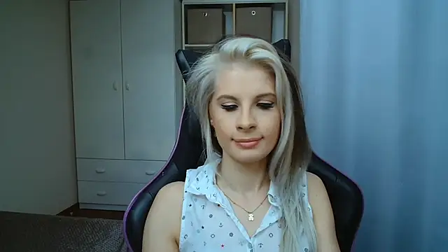 KristineGlow Live XXX-Chat