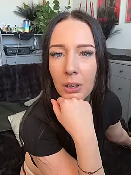 Trixie-Tainted Webcam-Show