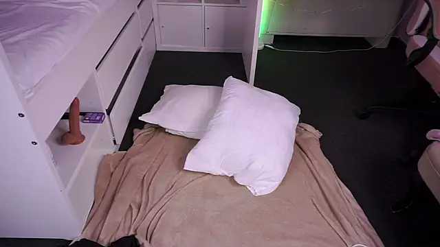 TheaOrre's Live XXX Chat
