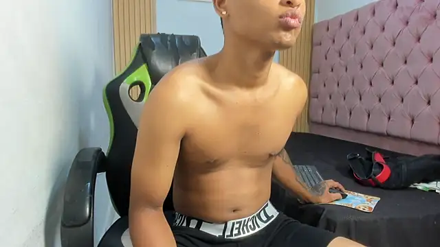 Supreme_Badboy élő XXX-chatje