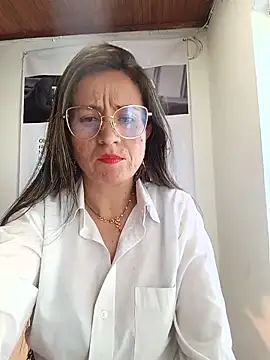 Valentina--1 Live XXX Chat