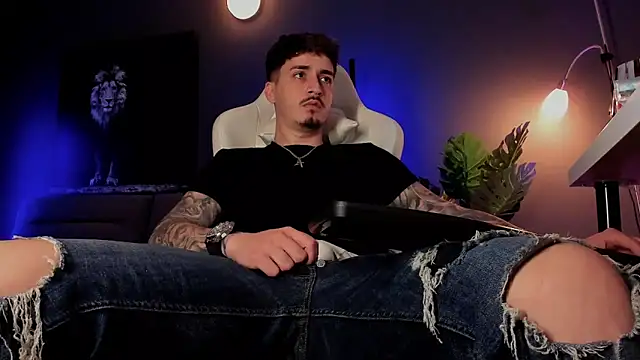 uptomatty Chat XXX live