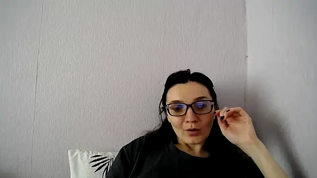 Shiny_gine Adlı Modelin Canlı XXX Sohbeti