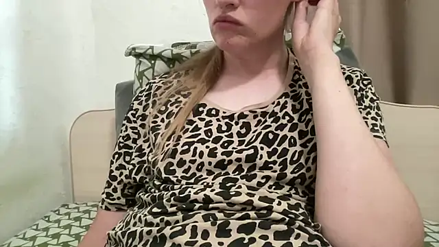 alisa_kitcat Adlı Modelin Canlı XXX Sohbeti