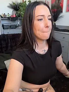 XXX chat uživo modela Trixie-Tainted