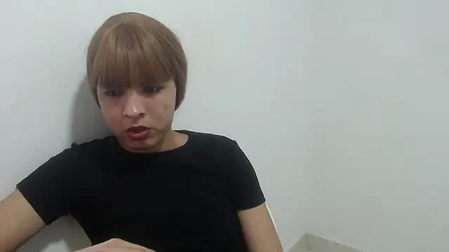 estefania224 即時 XXX 聊天