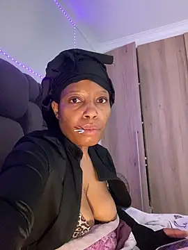 RainBougie's Live XXX Chat