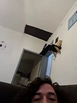 Elmike92 Show in webcam