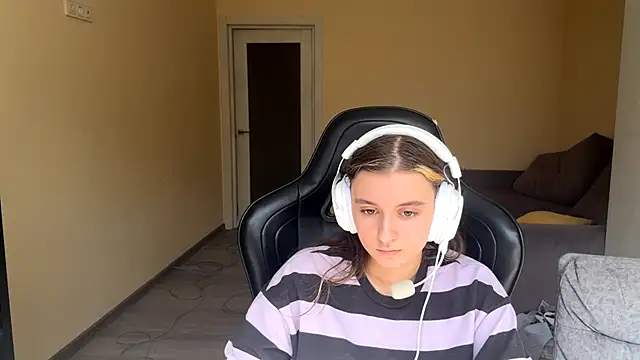 Chat +18 de LueIvins ao vivo