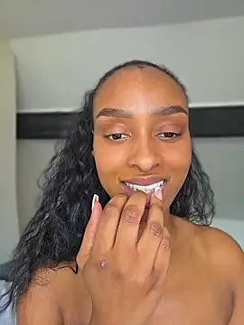 Hazel_Dollxx's Webcam Show