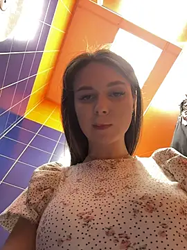 Ttixmila লাইভ XXX চ্যাট