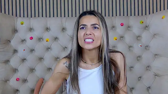 PlayfulShow Chat XXX live
