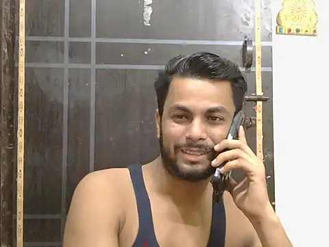 Stubborndesiboy 在線直播表演