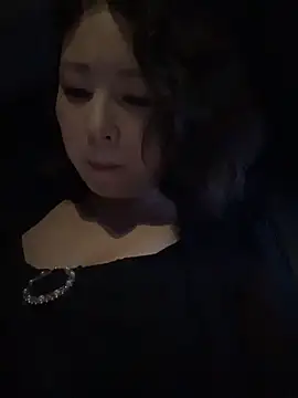 Lola666999 现场XXX聊天