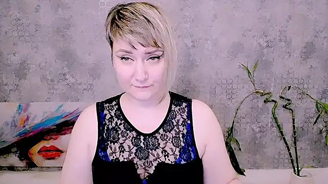 XXX chat uživo modela Djullia