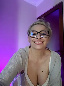 Chat +18 de LunaBlaise ao vivo