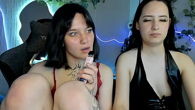Show modela Elastikisss na web-kameri