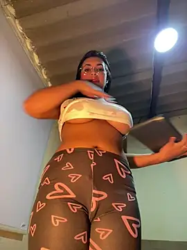 Linda_Saenz_'s Live XXX Chat