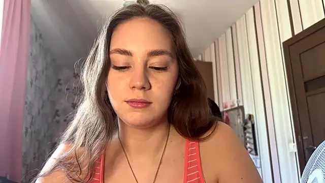 EllieNorth Adlı Modelin Canlı XXX Sohbeti