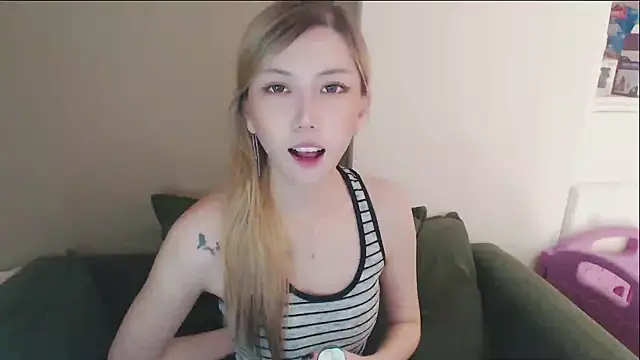 XXX chat uživo modela whitecat13