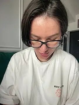 HotXMom_ Chat XXX live